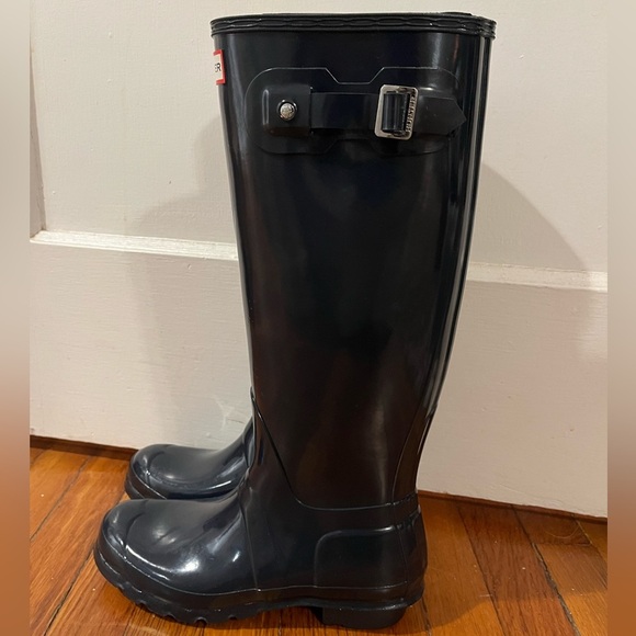 Hunter tall rain boots in navy blue - Picture 7 of 10